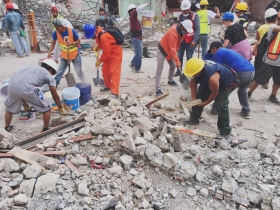 movilización de escombros en Cochimilco 5