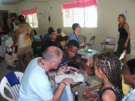 164217_674364592577253_1024838193_n