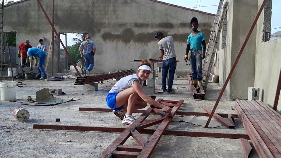 Grupo de Pennsville NJ trabajando en el proyecto en Neyba
