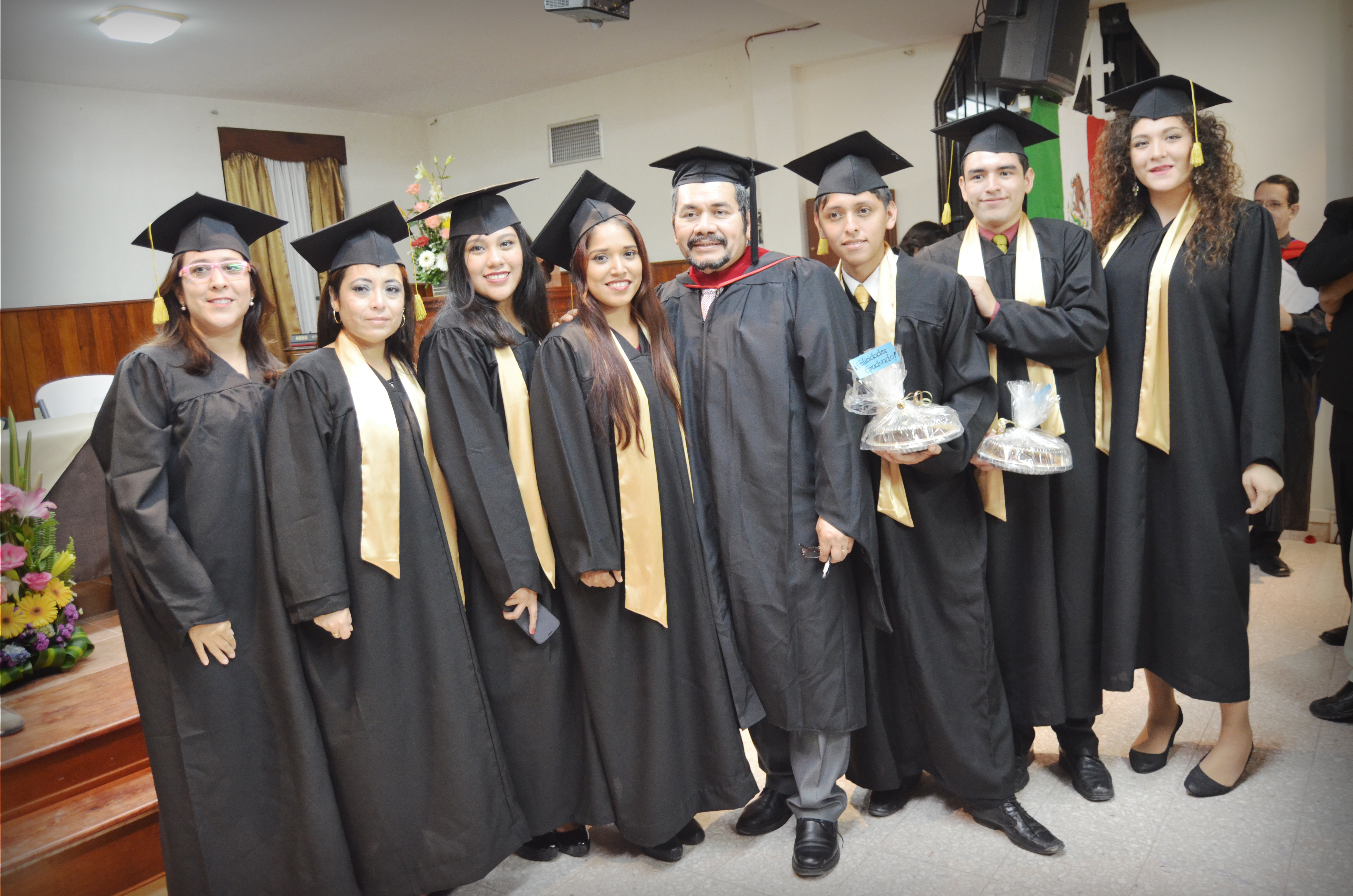 2-foto-con-alumnos-de-el