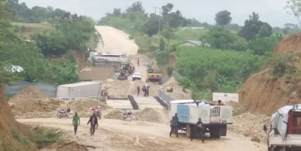 Puente descompuesto hacia el norte