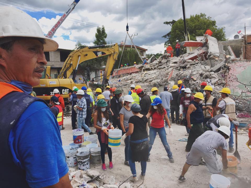 movilización de escombros en Cochimilco 7