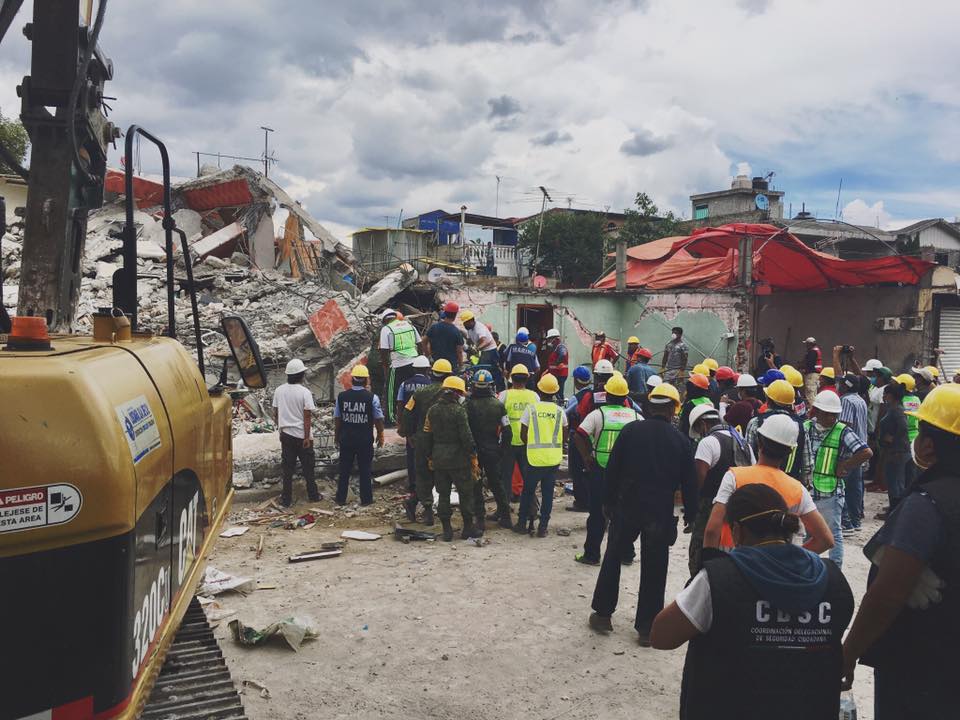 movilización de escombros en Cochimilco 8