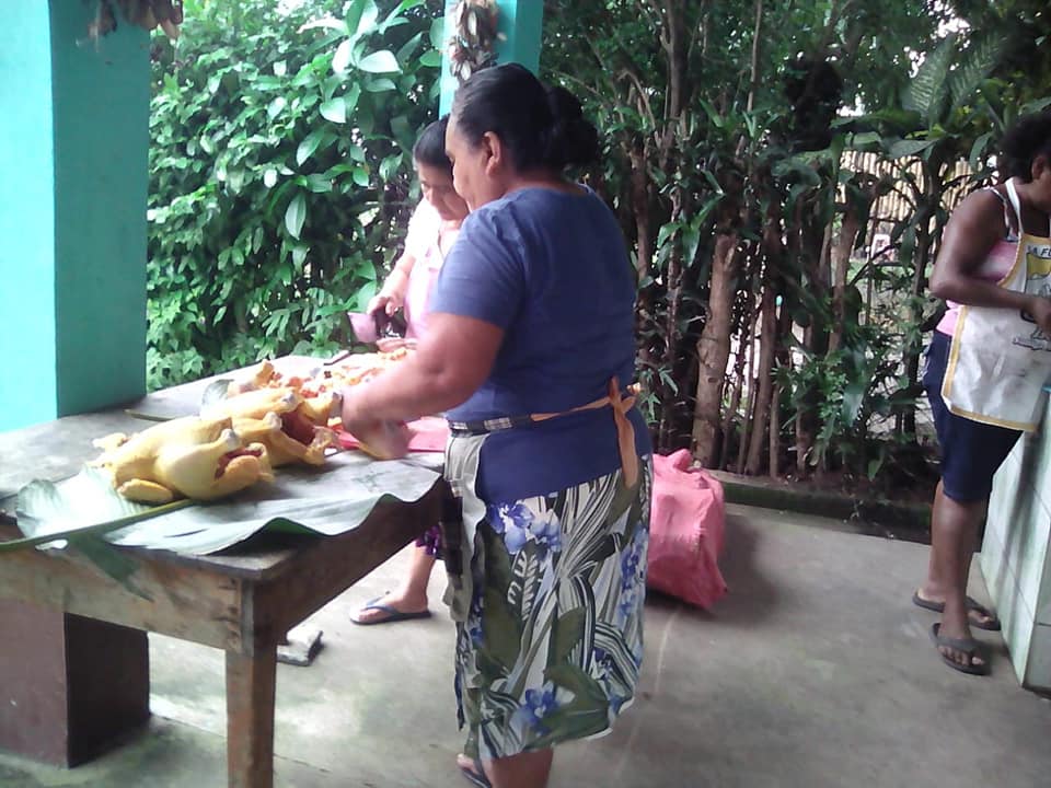 Iglesia da alimentos a 900 migrantes 1