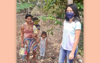 Quinceañera celebró su cumpleaños compartiendo bolsas de alimentos en Guatemala