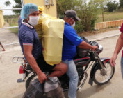 Nazarenos llevan alimentos a comunidades vulnerables en Dominicana