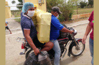 Nazarenos llevan alimentos a comunidades vulnerables en Dominicana