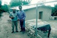 El pastor Nicolás y el superintendente Begardo Bardales.