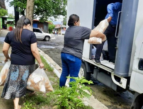 Des Nazaréens à El Salvador ont fait du bien à une centaine de personnes dans le besoin, en utilisant divers moyens