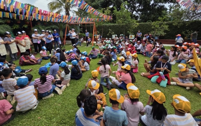 Niños participan en dinámicas misioneras durante el COMI en Villaflores, Chiapas.