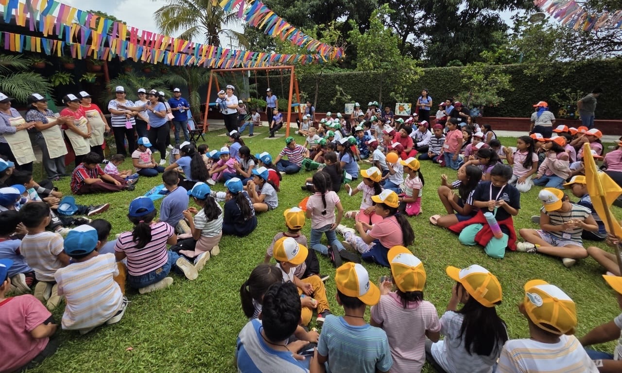 Niños participan en dinámicas misioneras durante el COMI en Villaflores, Chiapas.