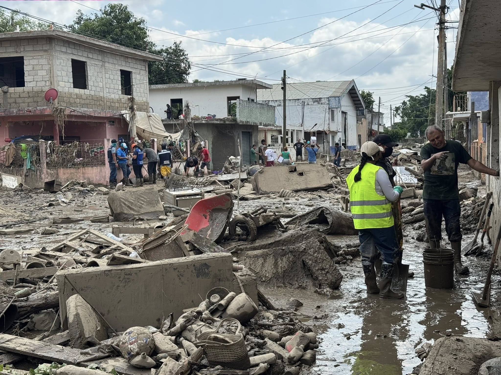 566234008_1216831167143541_1600459672459242311_n