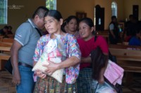Voluntarios distribuyen frazadas y kits de higiene en iglesia las Gallinas