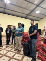 Voluntarios distribuyen frazadas y kits de higiene en iglesia las Gallinas