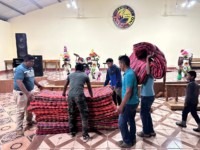 Voluntarios distribuyen frazadas y kits de higiene en iglesia las Gallinas