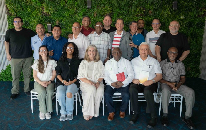 Rectores de instituciones de educación teológica de Mesoamérica durante su encuentro regional en Panamá.