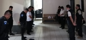 alimentos a policías7